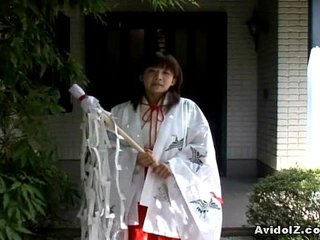 Cute Asian Double Blowjob and Cum Slurp!